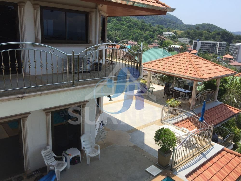 4-bedrooms Private Pool Villa on Karon