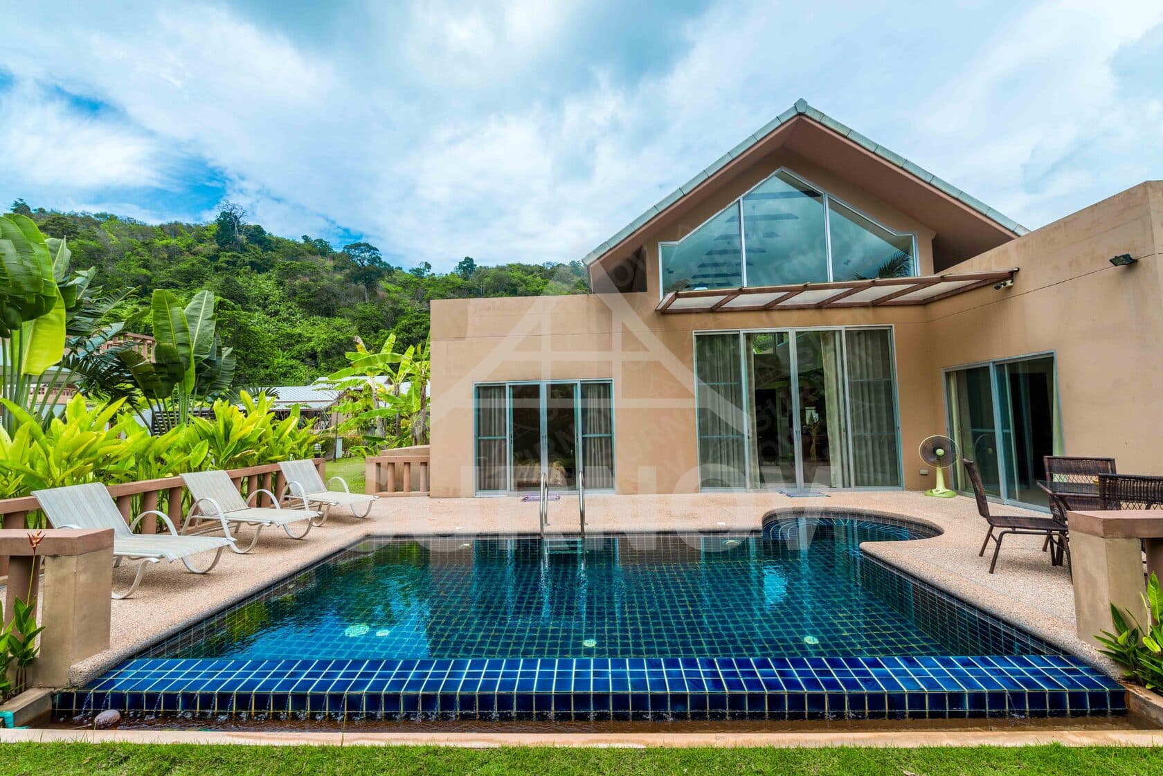 3-bedrooms Private Pool Villa on Nai Thon