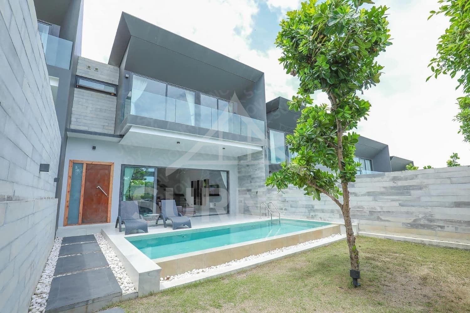 3-bedrooms Private Pool Villa on Chalong