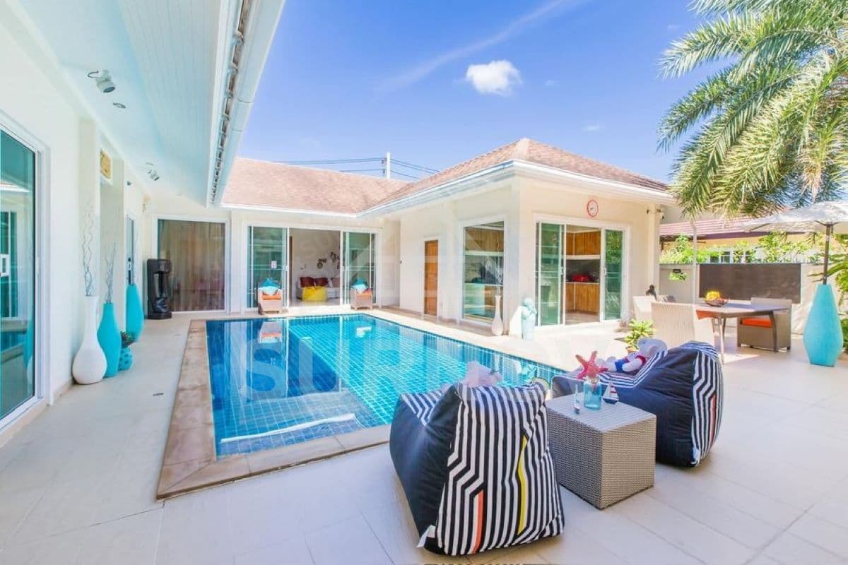 4-bedrooms Private Pool Villa on Chalong