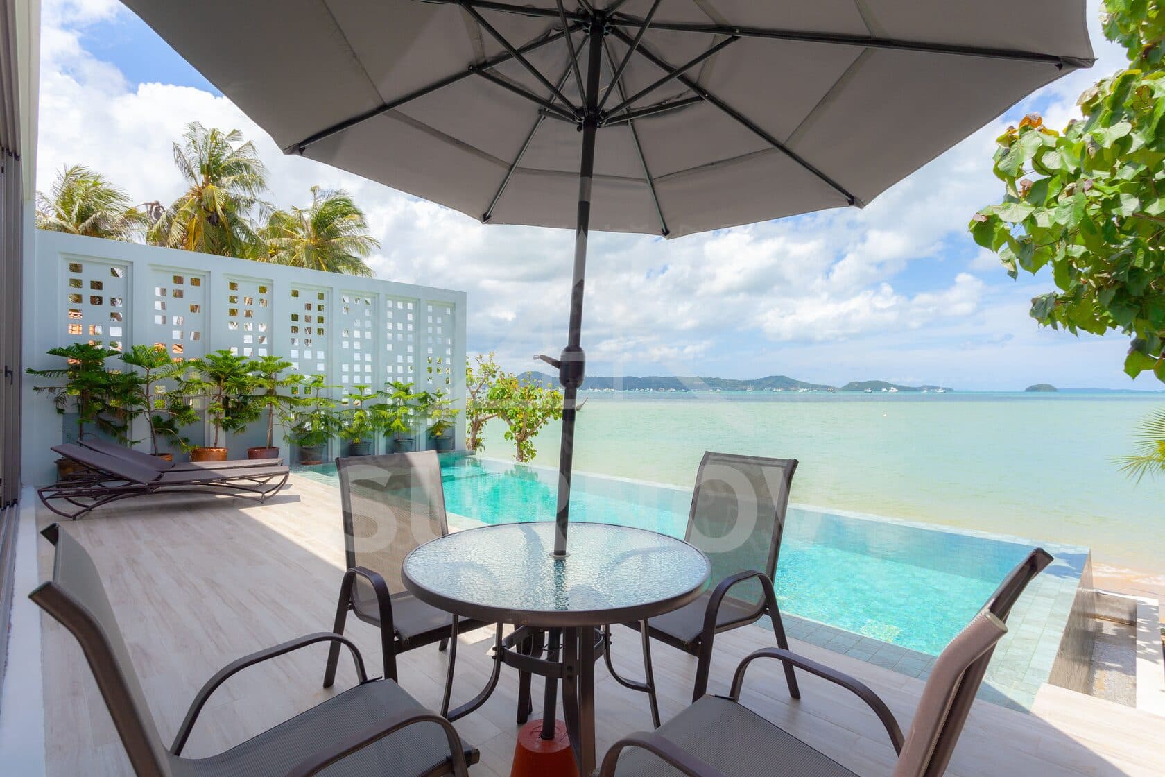 3-bedrooms Private Pool Villa on Chalong
