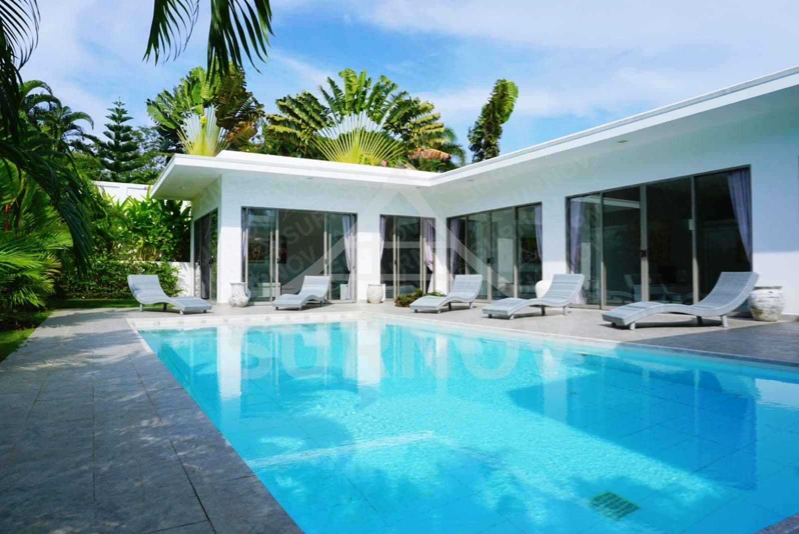 3-bedrooms Private Pool Villa on Rawai
