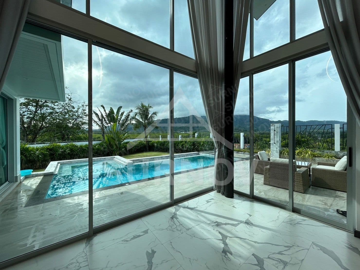 4-bedrooms Villa on Bang Tao