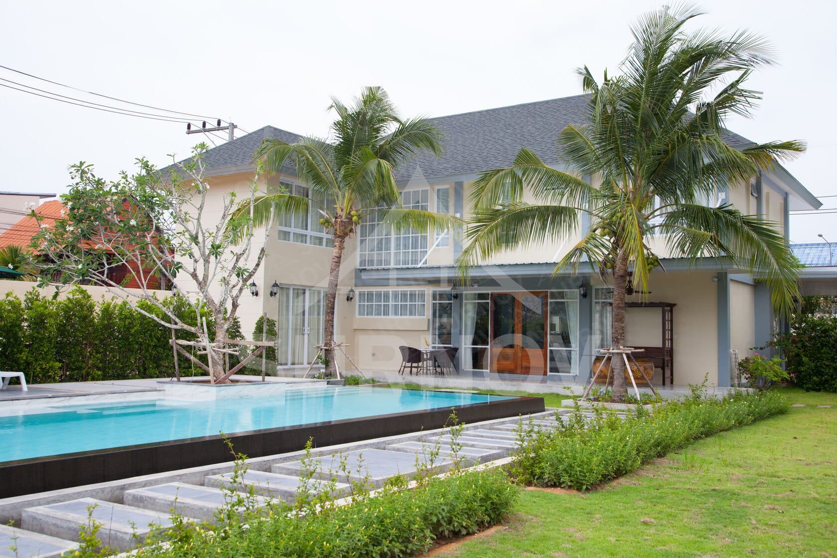 10-bedrooms Private Pool Villa on Chalong