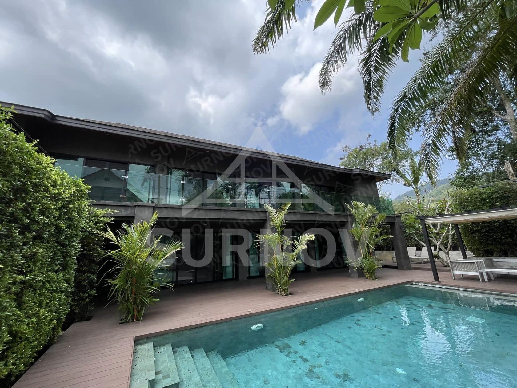 4-bedrooms Private Pool Villa on Chalong