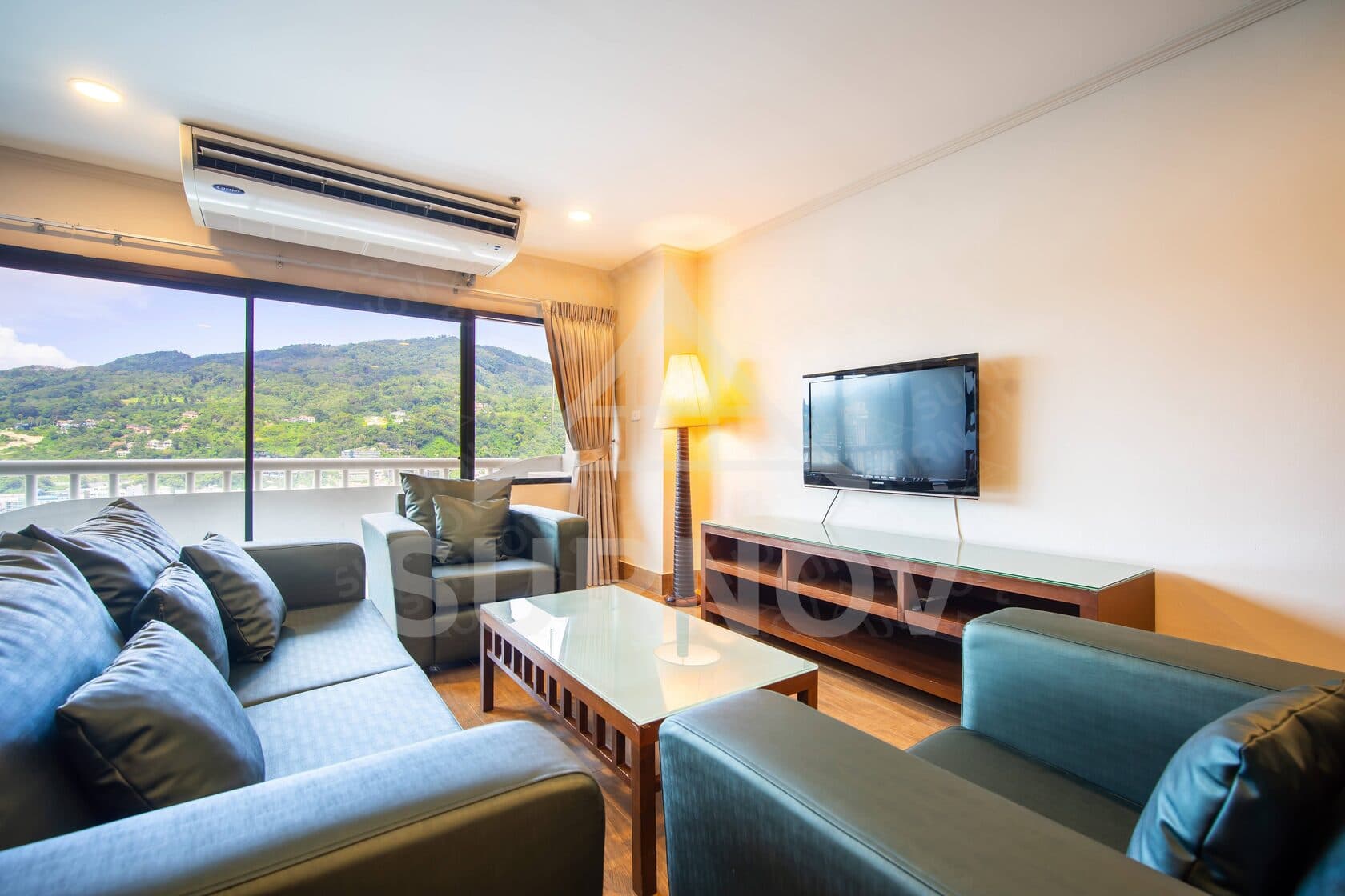 2-bedrooms Common Pool Condo on Patong