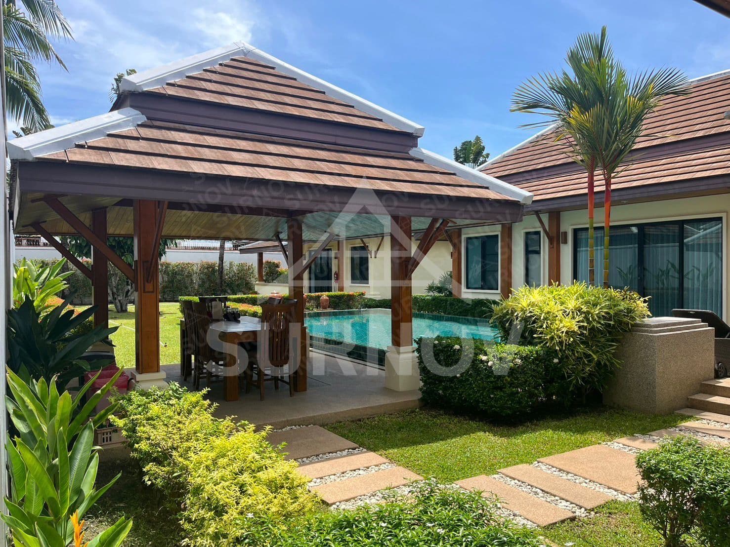 3-bedrooms Private Pool Villa on Rawai