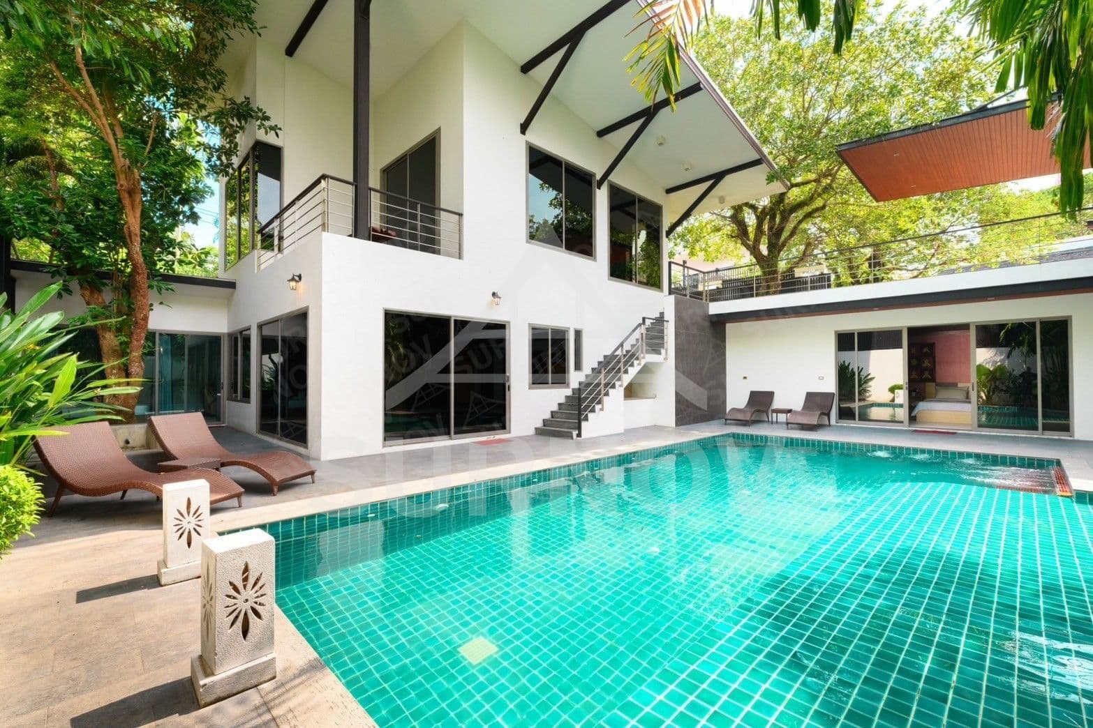 4-bedrooms Private Pool Villa on Chalong