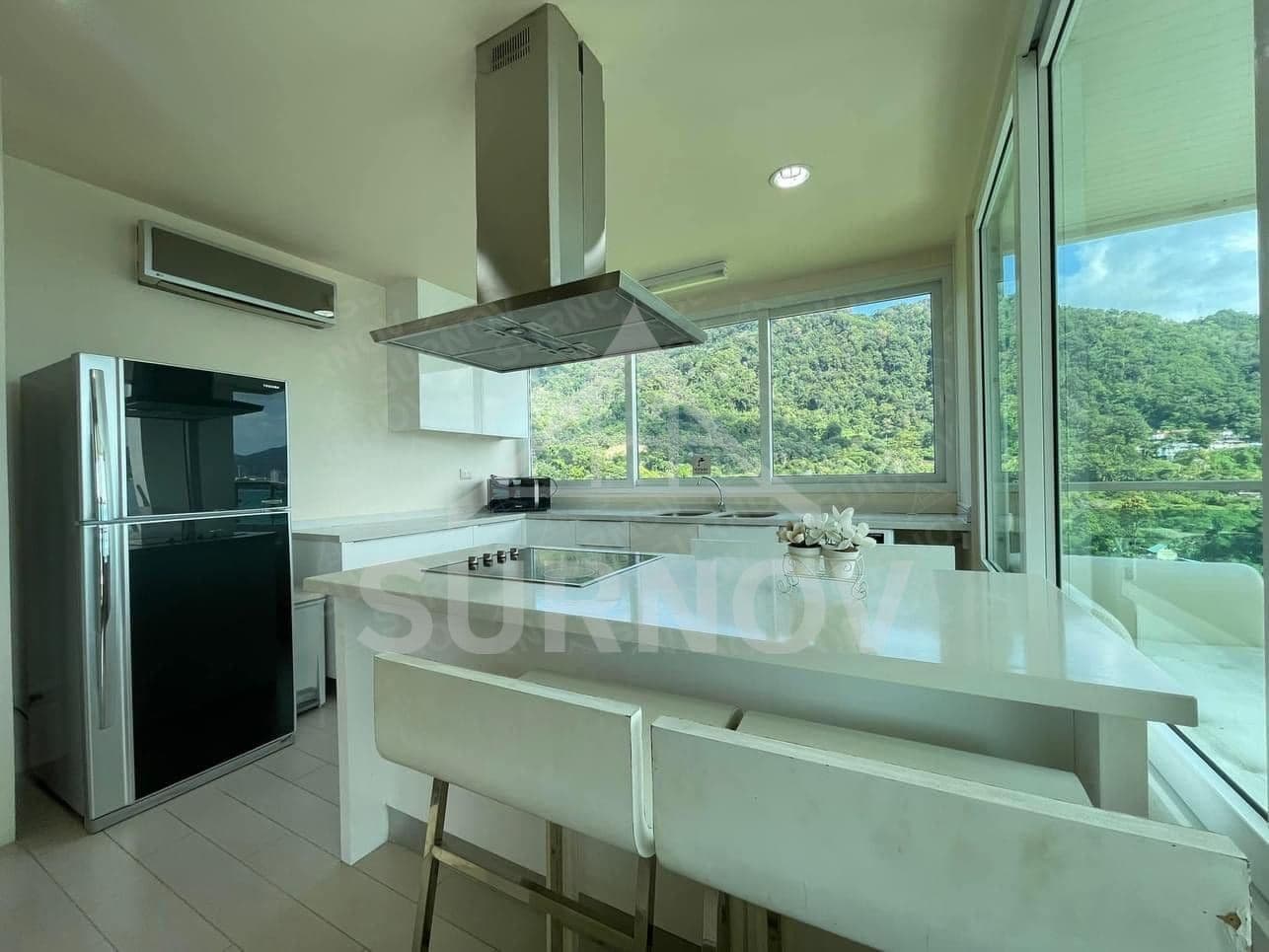 3-bedrooms Common Pool Condo on Patong