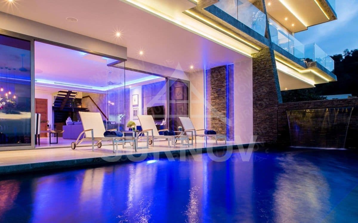 5-bedrooms Private Pool Villa on Kata