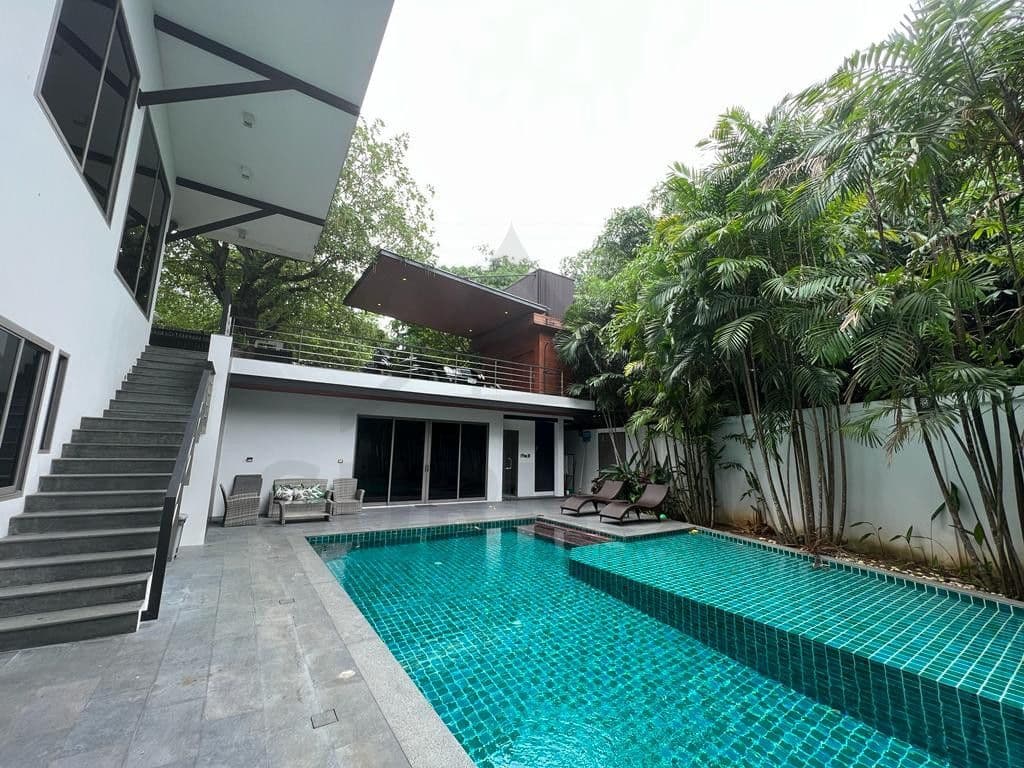 4-bedrooms Private Pool Villa on Rawai