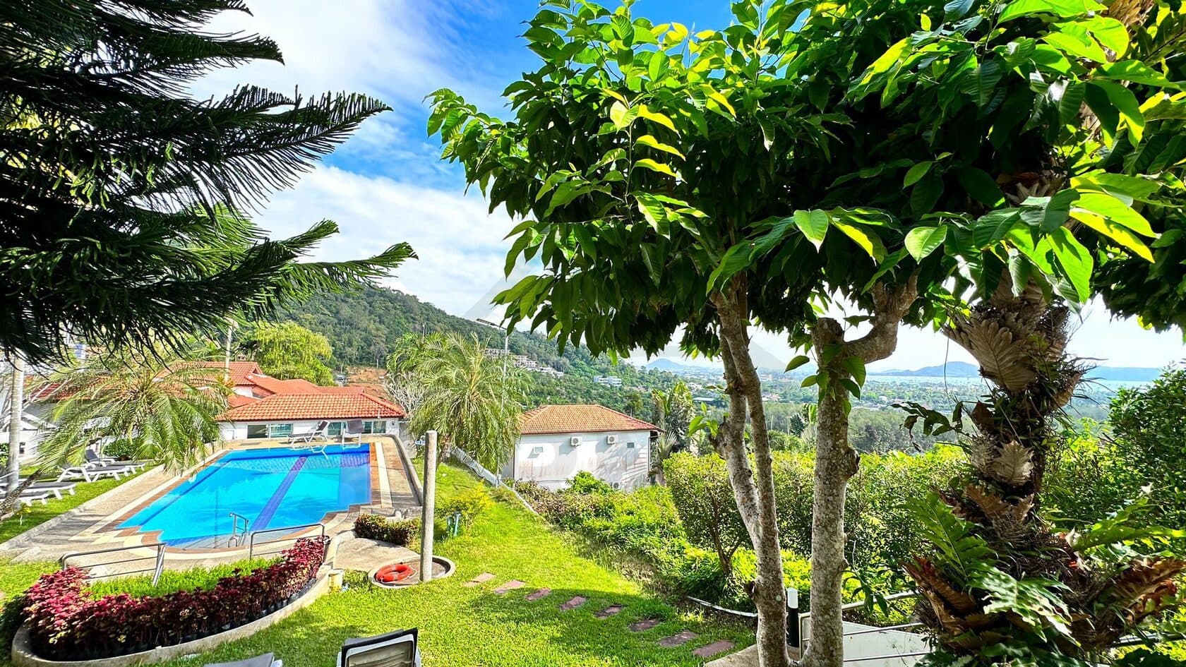 2-bedrooms Common Pool Condo on Rawai