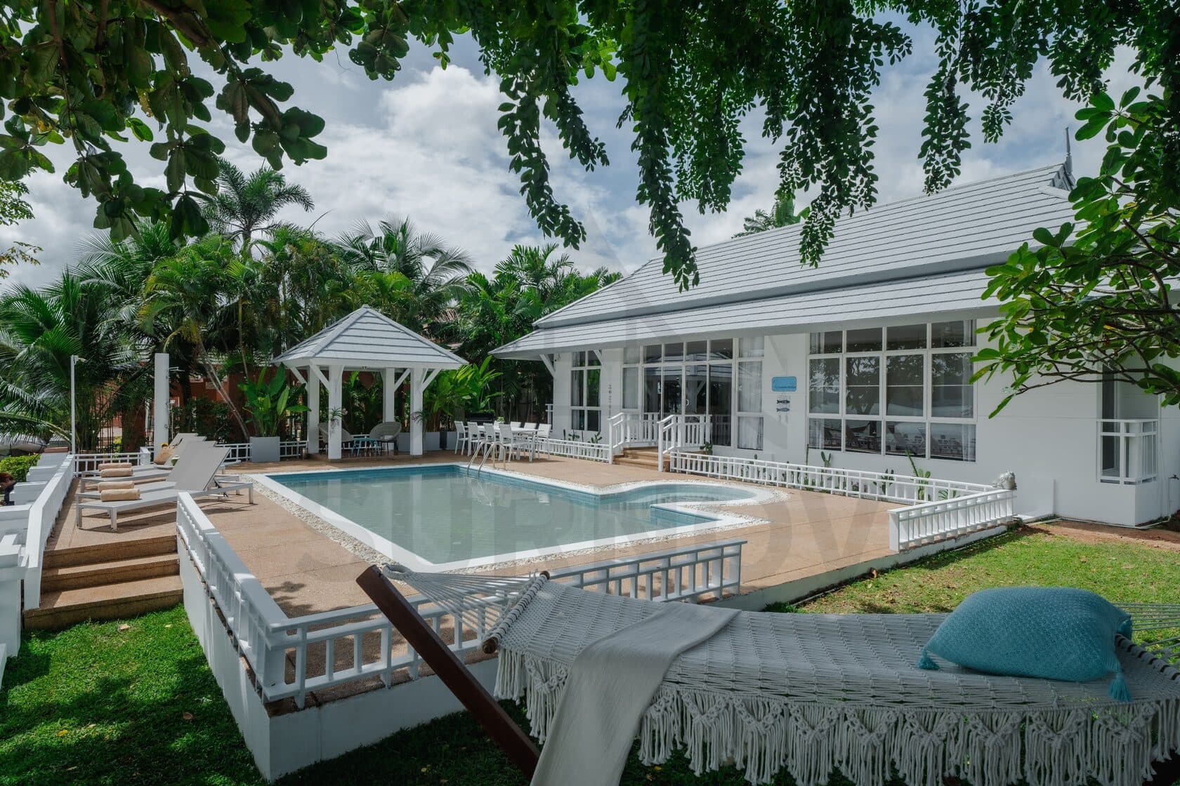 4-bedrooms Private Pool Villa on Rawai