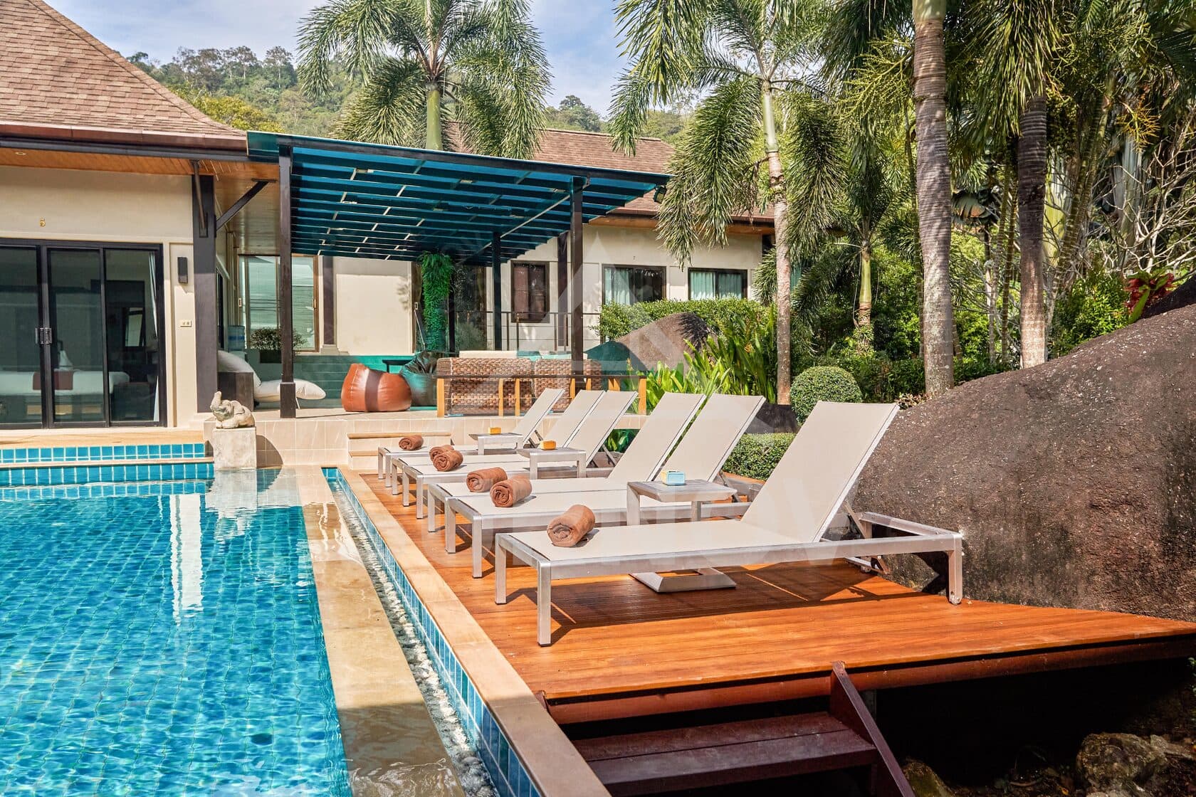 8-bedrooms Private Pool Villa on Rawai