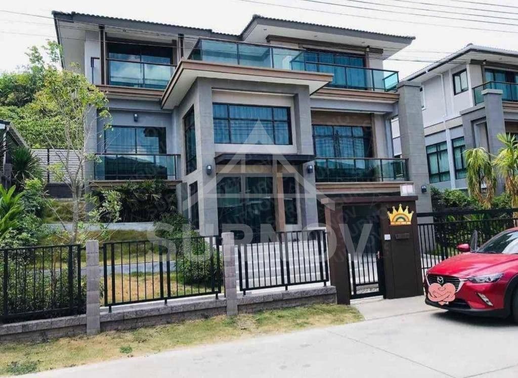 4-bedrooms Common Pool Villa on Kathu
