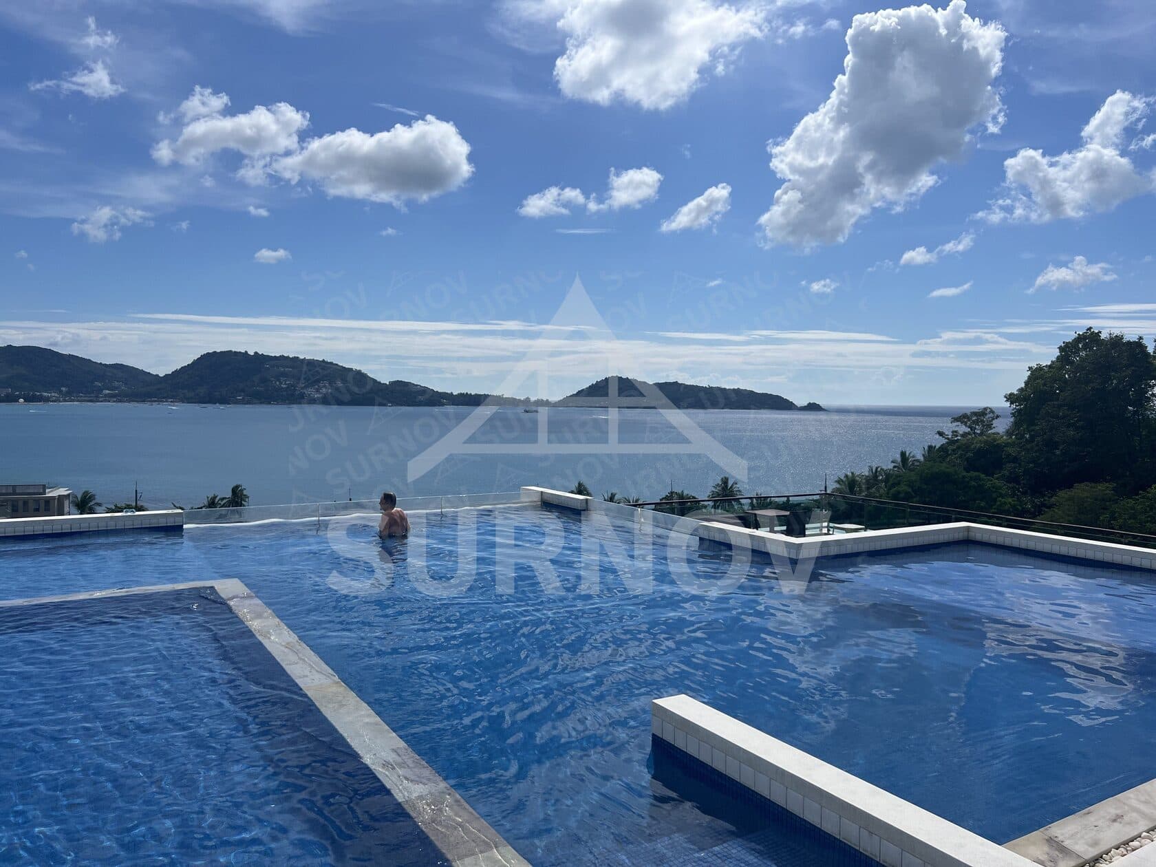 3-bedrooms Common Pool Condo on Patong