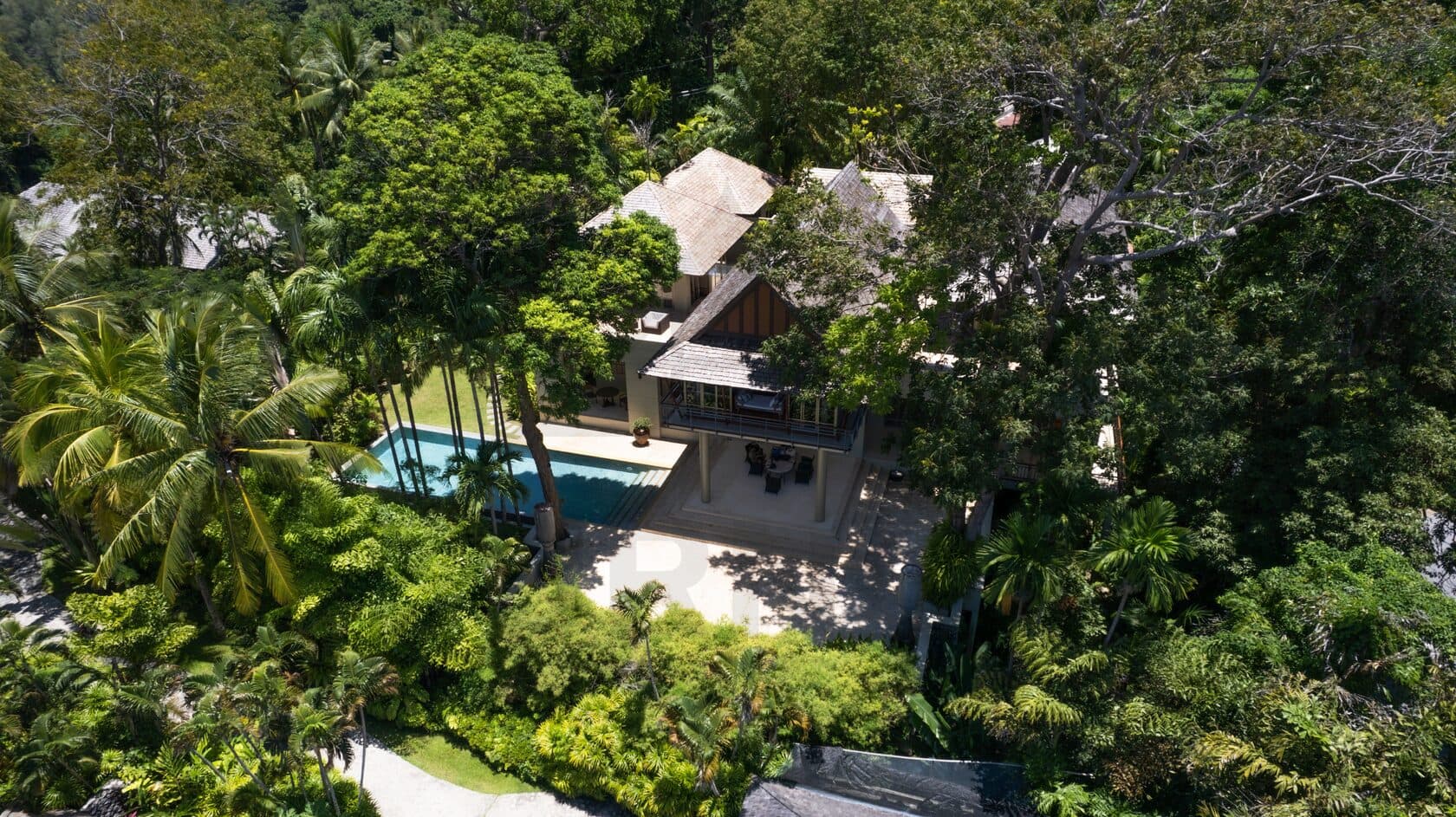 5-bedrooms Private Pool Villa on Thalang