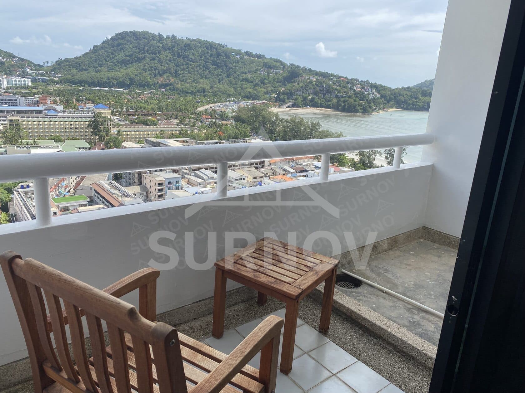 2-bedrooms Common Pool Condo on Patong