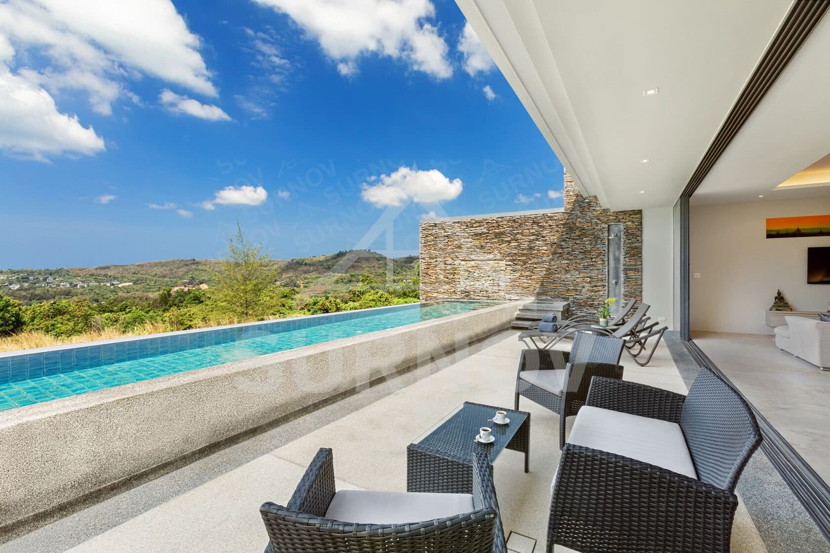 2-bedrooms Common Pool Condo on Bang Tao