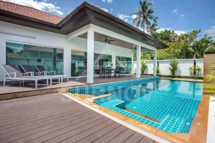 3-bedrooms Private Pool Villa on Rawai